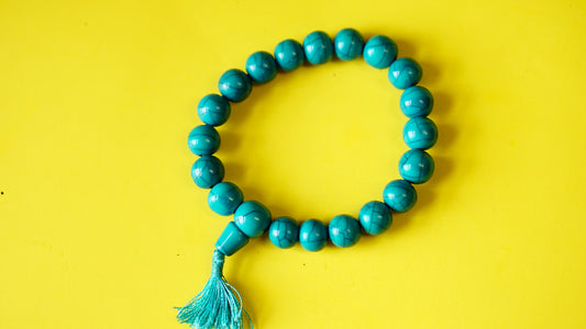 Stretchable Green Stone with Silver Spacers Wrist Mala.